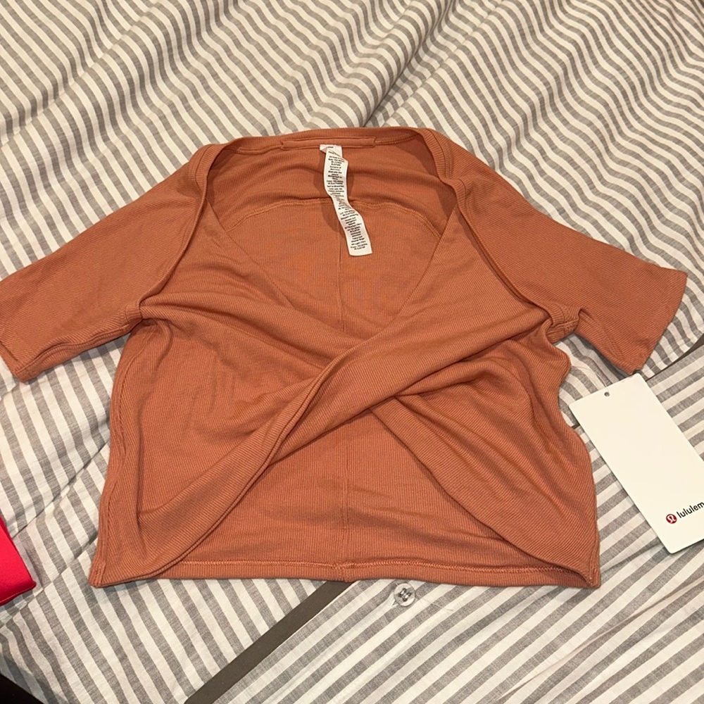 Lululemon LA twist front crop top T-shirt crop top shirt